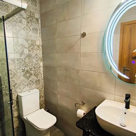 η θάλασσα Stylish Flat With Panoramic Roof Garden *
